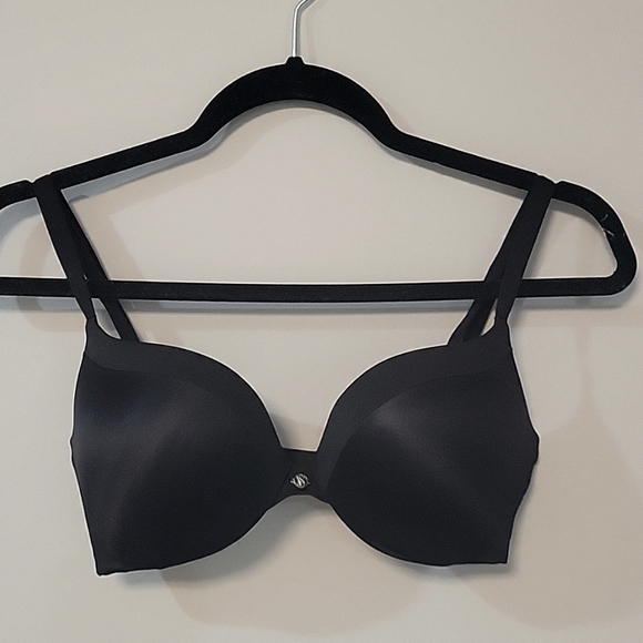 Victoria's Secret Very Sexy Push Up Bra - Picture 3 of 3